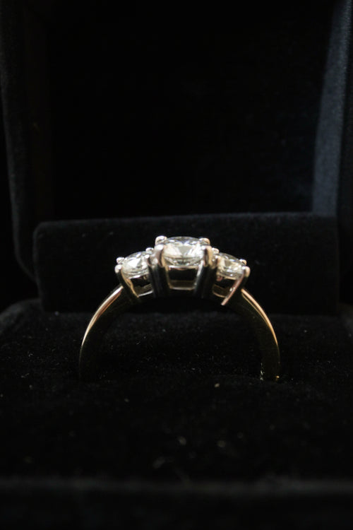 14 Karat White Gold Anniversary Ring with 1 Carat Diamond (Size 5.5)