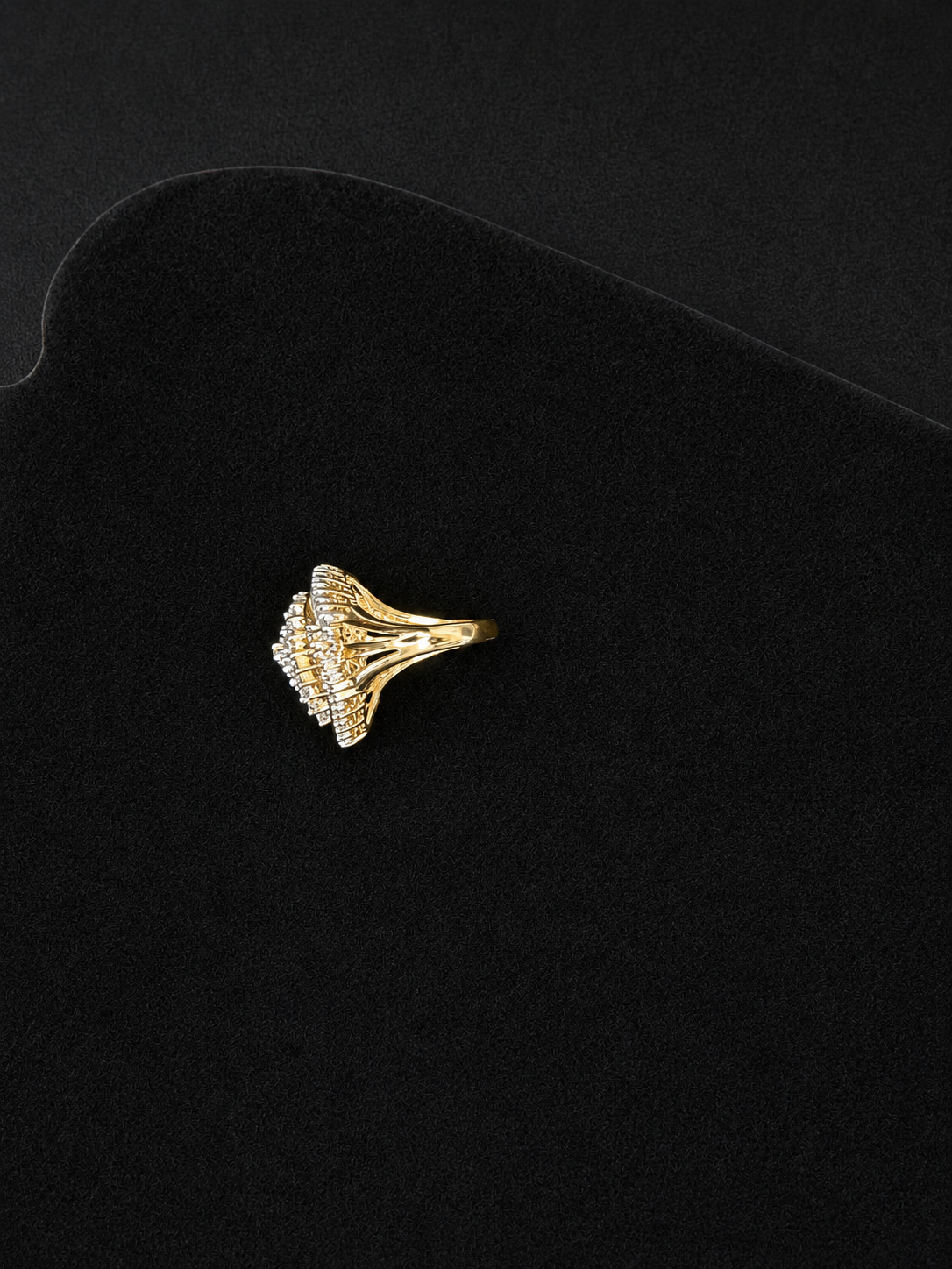 14 Karat Yellow Gold Ring with a 3.25 Carat Diamond (Size 7)
